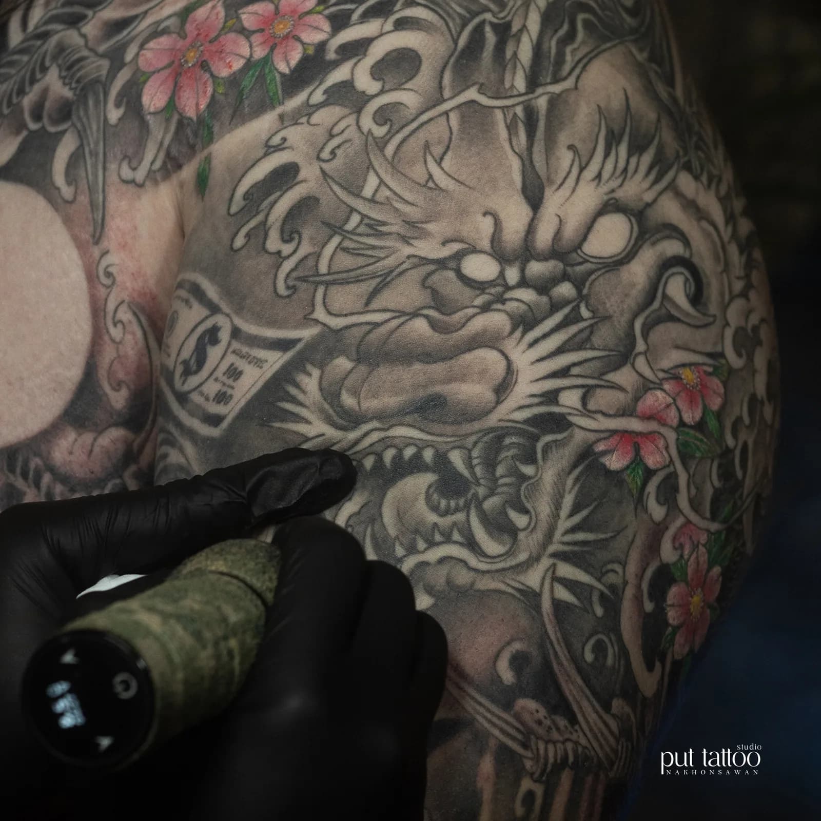 Put Tattoo Studio hero slide 4